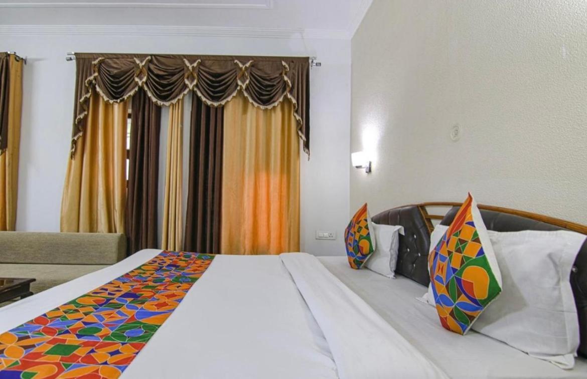 The For You Hotel & Restaurant Ришикеш Экстерьер фото