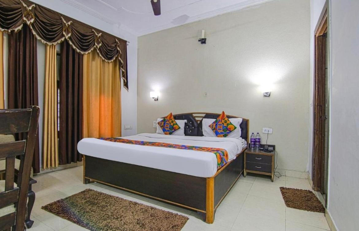 The For You Hotel & Restaurant Ришикеш Экстерьер фото