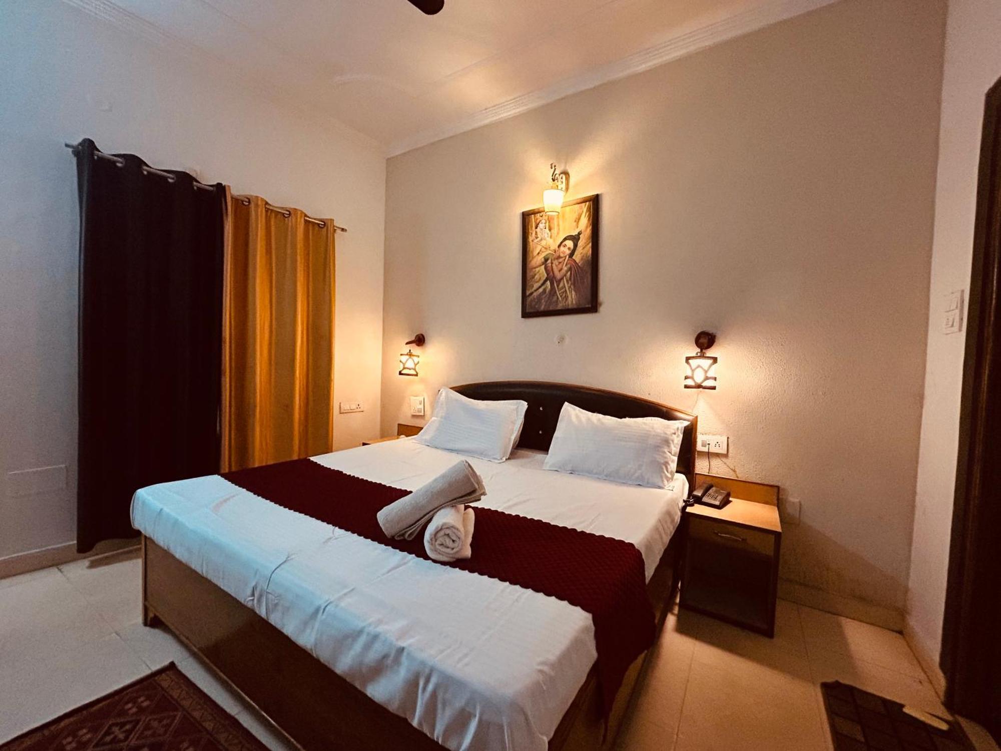 The For You Hotel & Restaurant Ришикеш Экстерьер фото