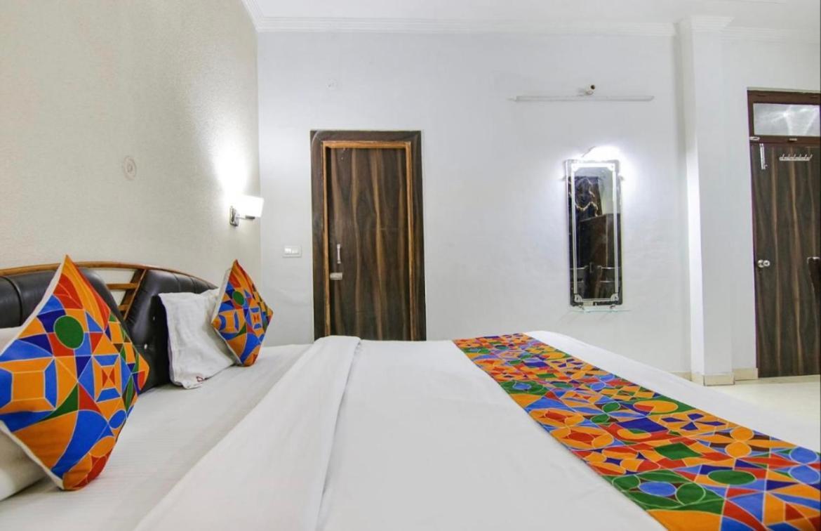 The For You Hotel & Restaurant Ришикеш Экстерьер фото